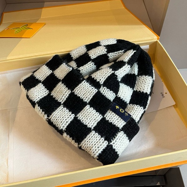 ルイヴィトン ★ 色合いが可愛い♪ ギフト◎ ビーニー ニット帽 コピー vuw47089